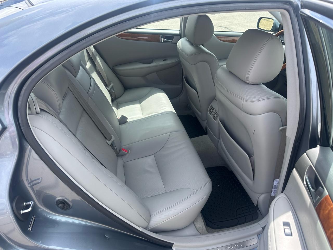 Lexus ES 330 4dr Sdn 2005