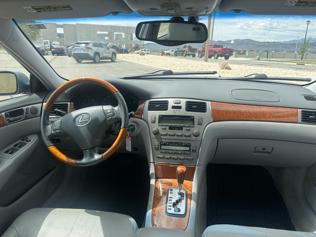 Lexus ES 330 4dr Sdn 2005