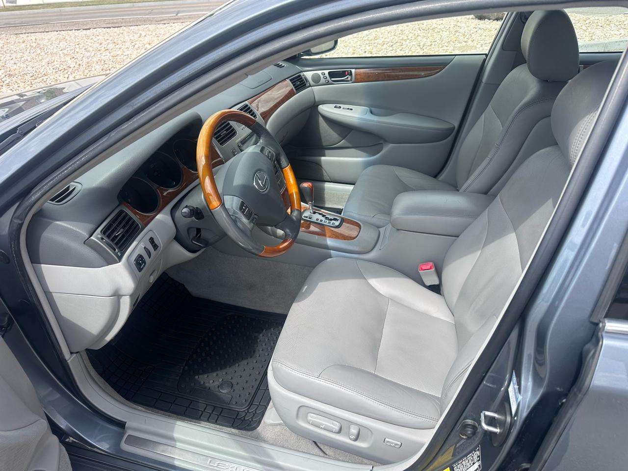 Lexus ES 330 4dr Sdn 2005