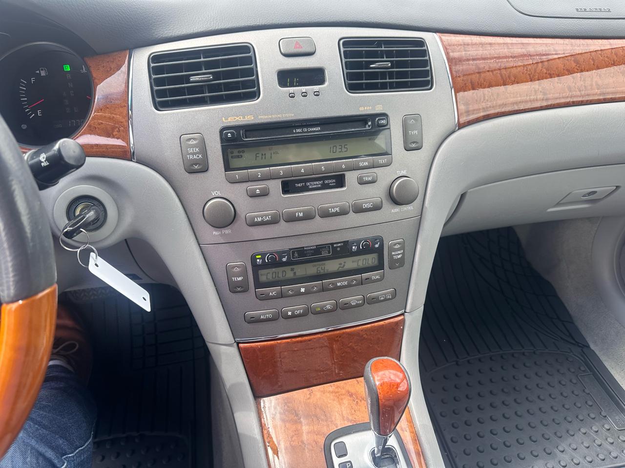 Lexus ES 330 4dr Sdn 2005