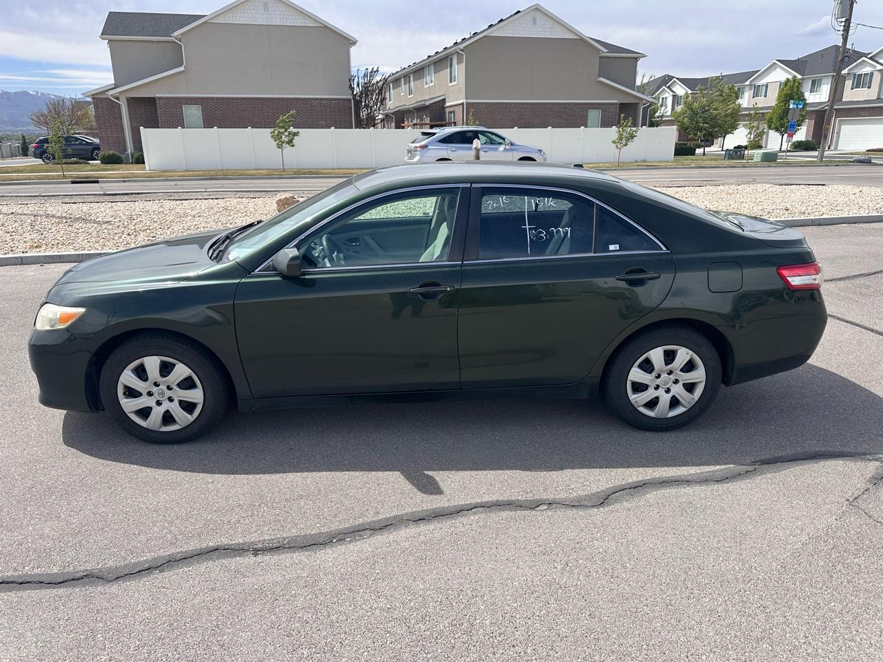 Toyota Camry 4dr Sdn I4 Auto LE (Natl) 2010