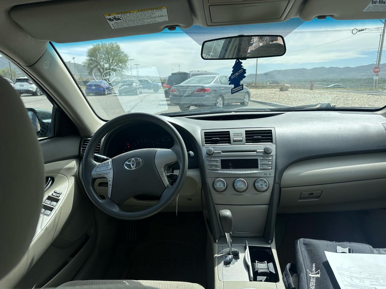 Toyota Camry 4dr Sdn I4 Auto LE (Natl) 2010