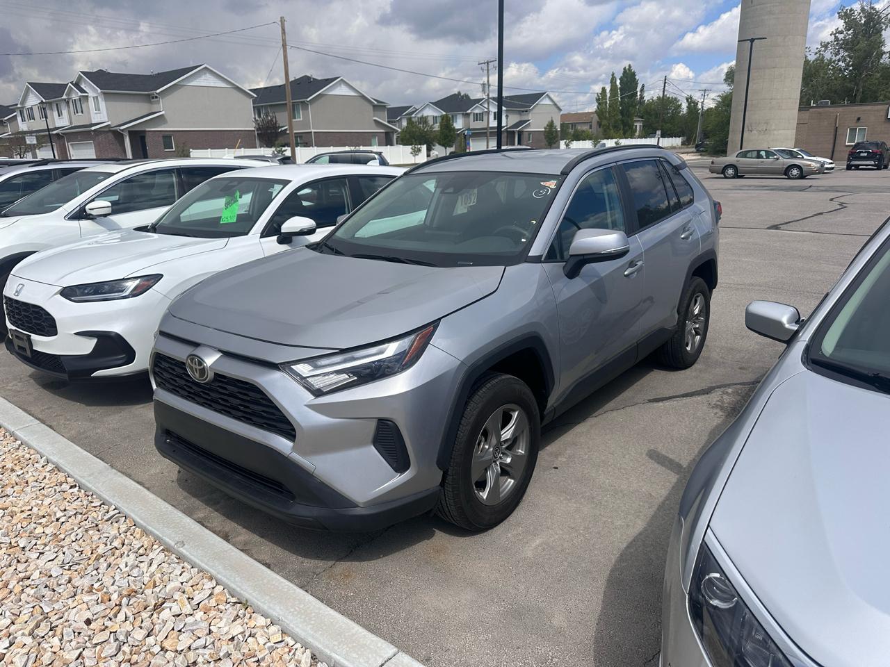 Toyota RAV4 XLE AWD (Natl) 2025