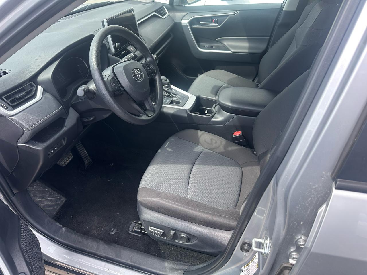 Toyota RAV4 XLE AWD (Natl) 2025