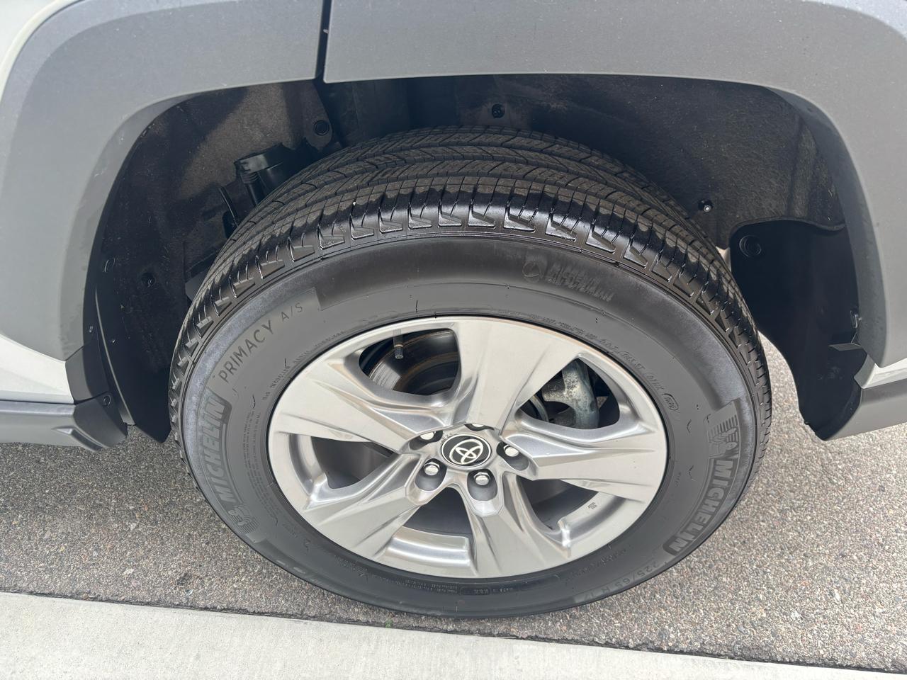 Toyota RAV4 XLE AWD (Natl) 2025