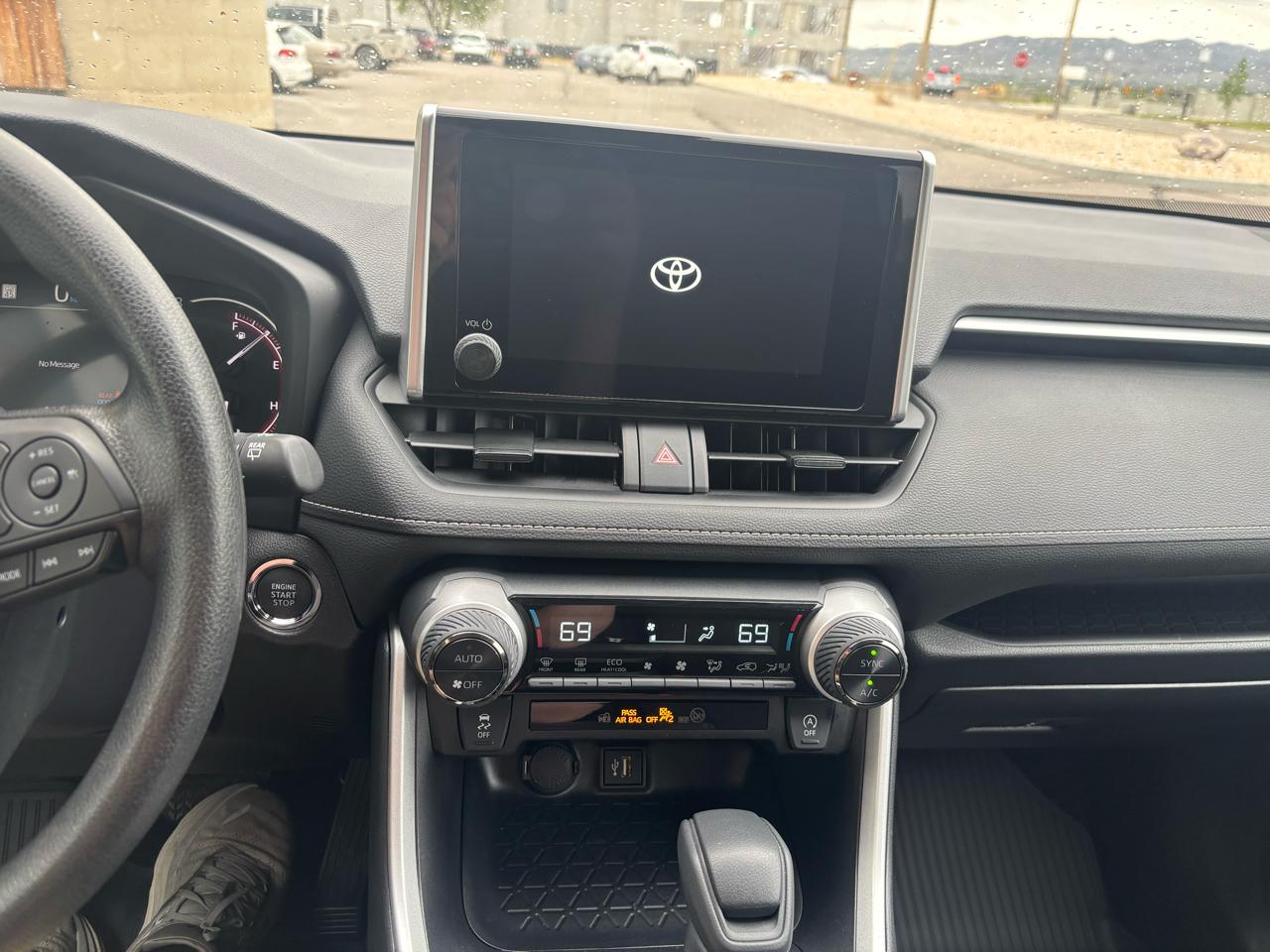 Toyota RAV4 XLE AWD (Natl) 2025