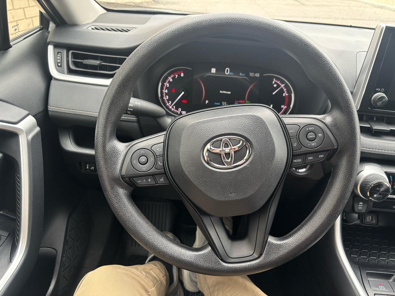 Toyota RAV4 XLE AWD (Natl) 2025