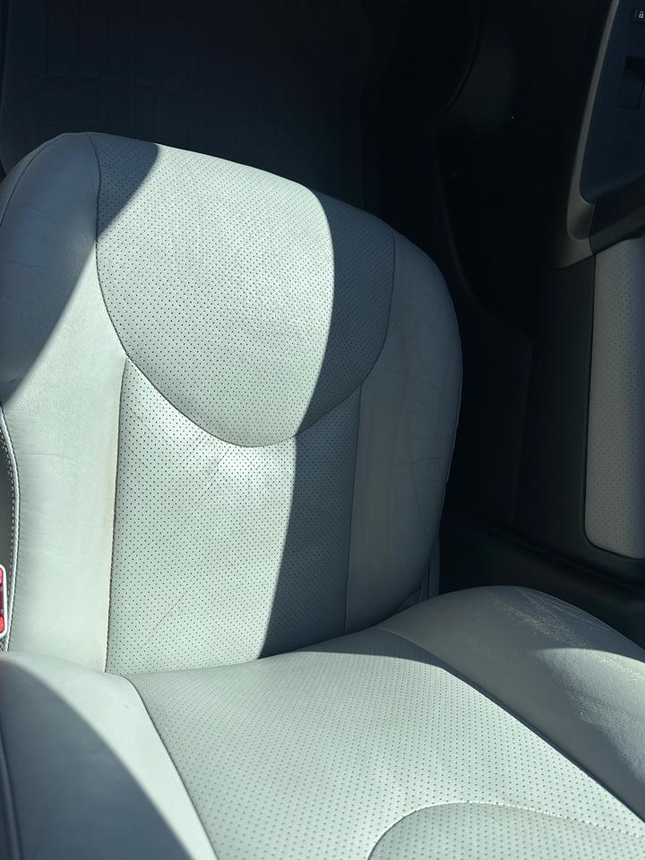 Toyota RAV4 4WD 4dr V6 5-Spd AT Ltd (Natl) 2011