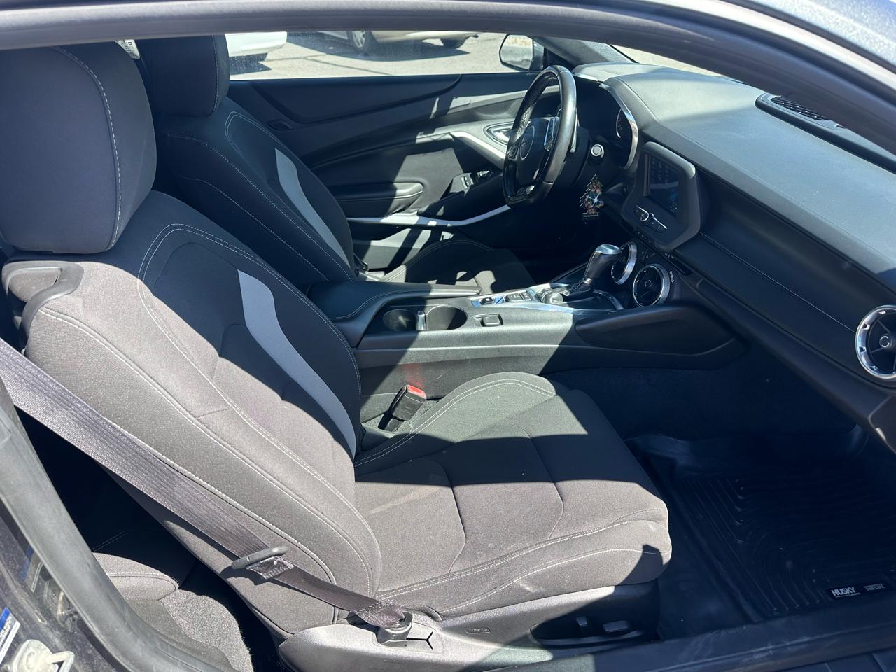 Chevrolet Camaro 2dr Cpe 1LT 2017