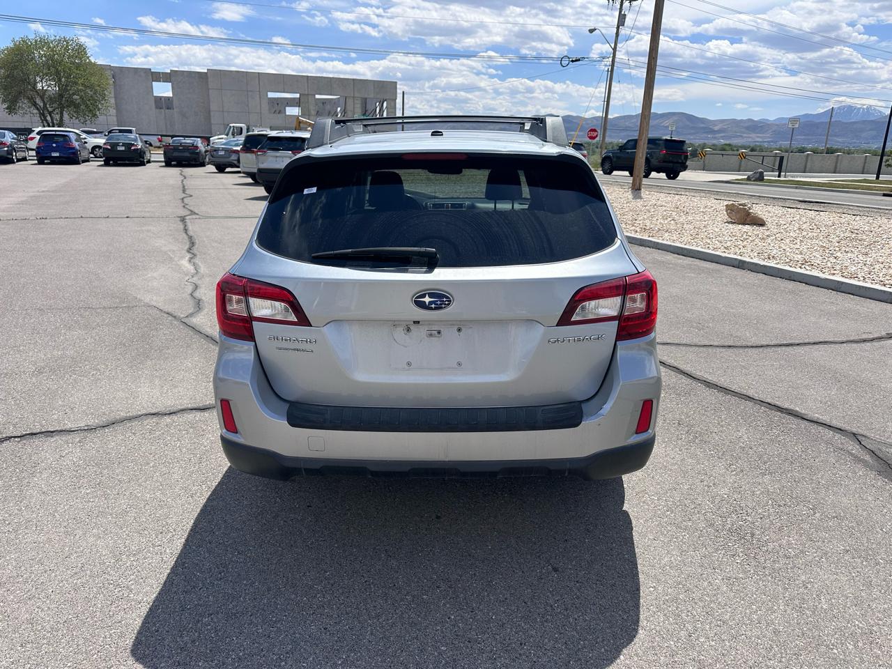 Subaru Outback 4dr Wgn 2.5i Limited 2015