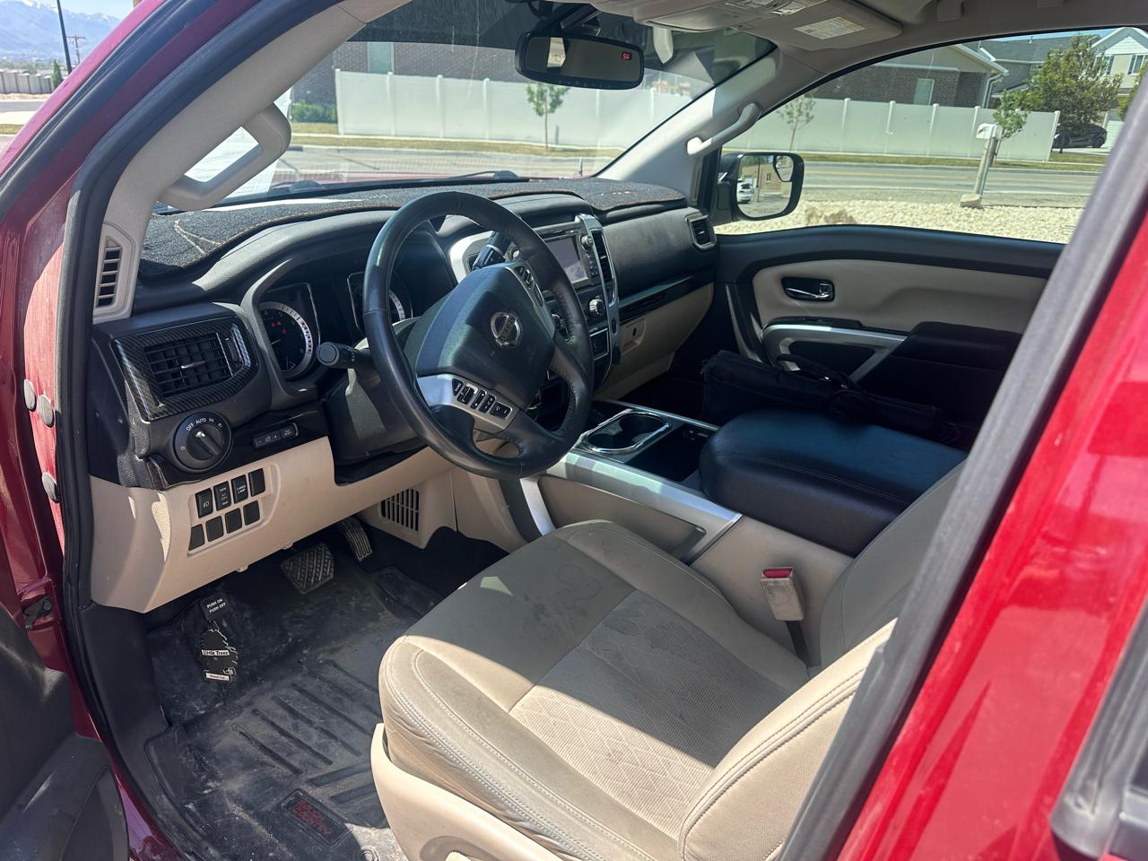 Nissan Titan 4x4 Crew Cab SV 2017