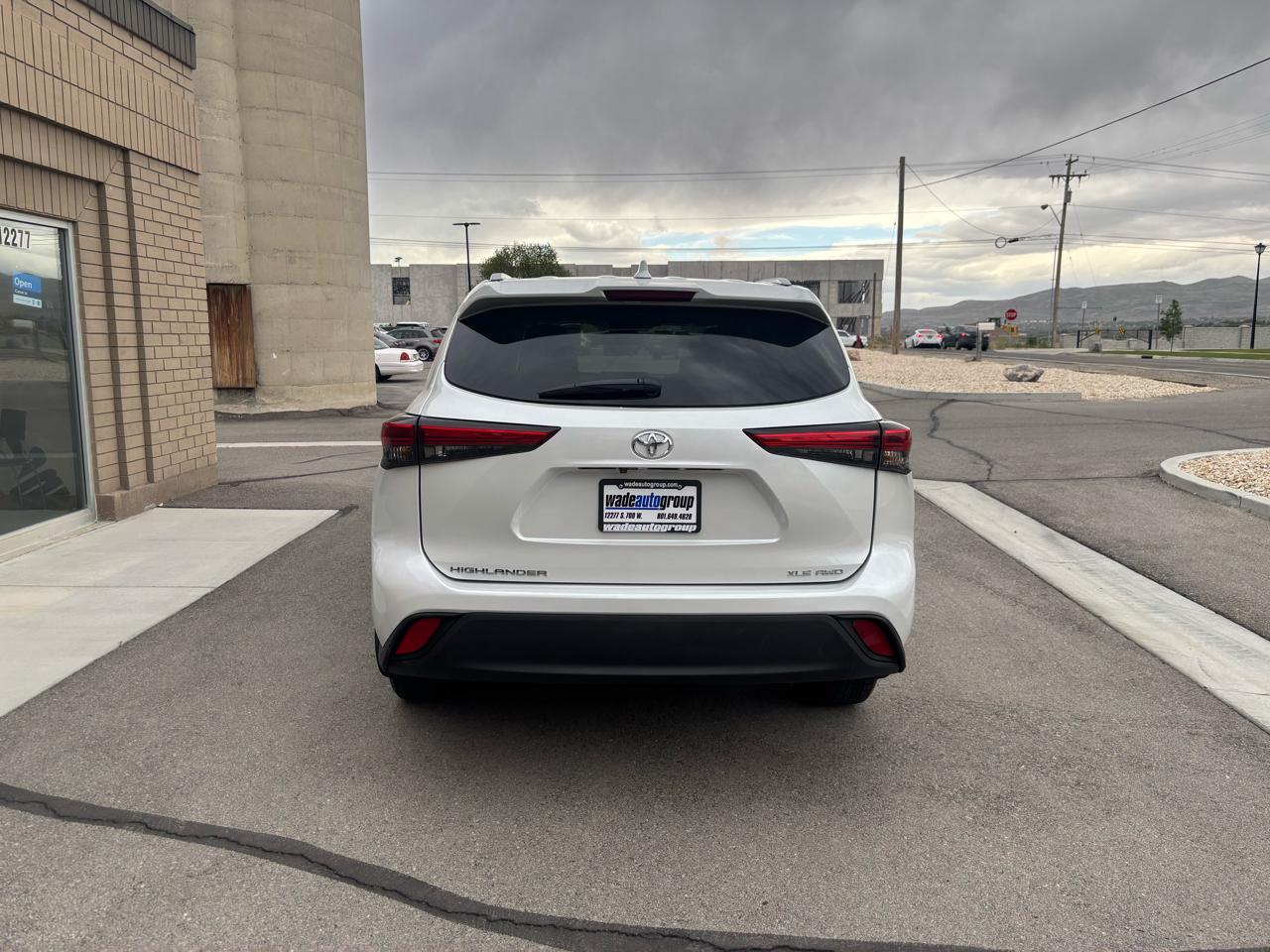 Toyota Highlander XLE AWD (Natl) 2023