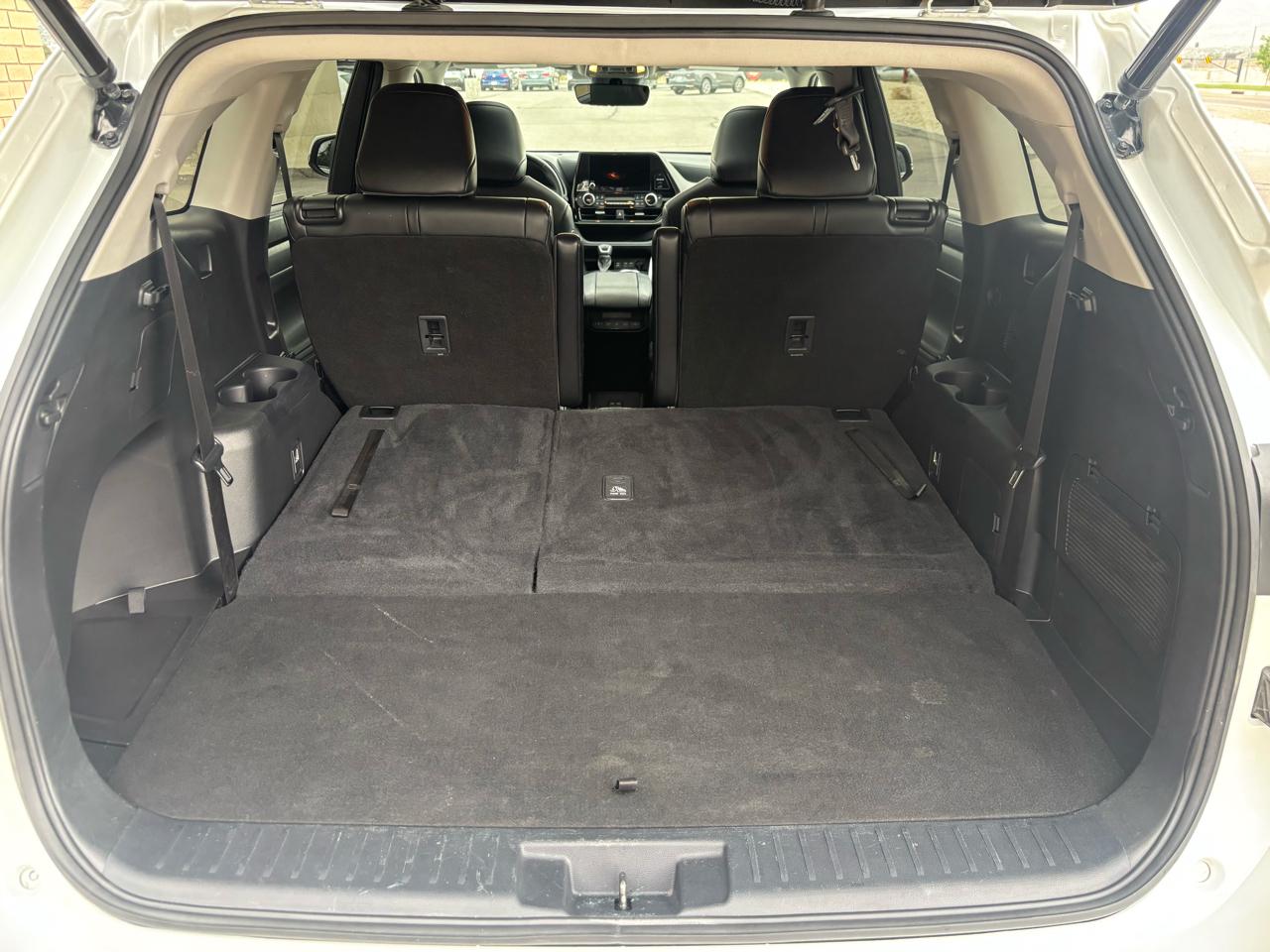 Toyota Highlander XLE AWD (Natl) 2023