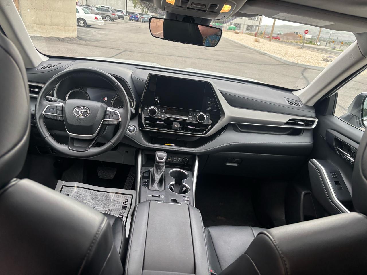Toyota Highlander XLE AWD (Natl) 2023