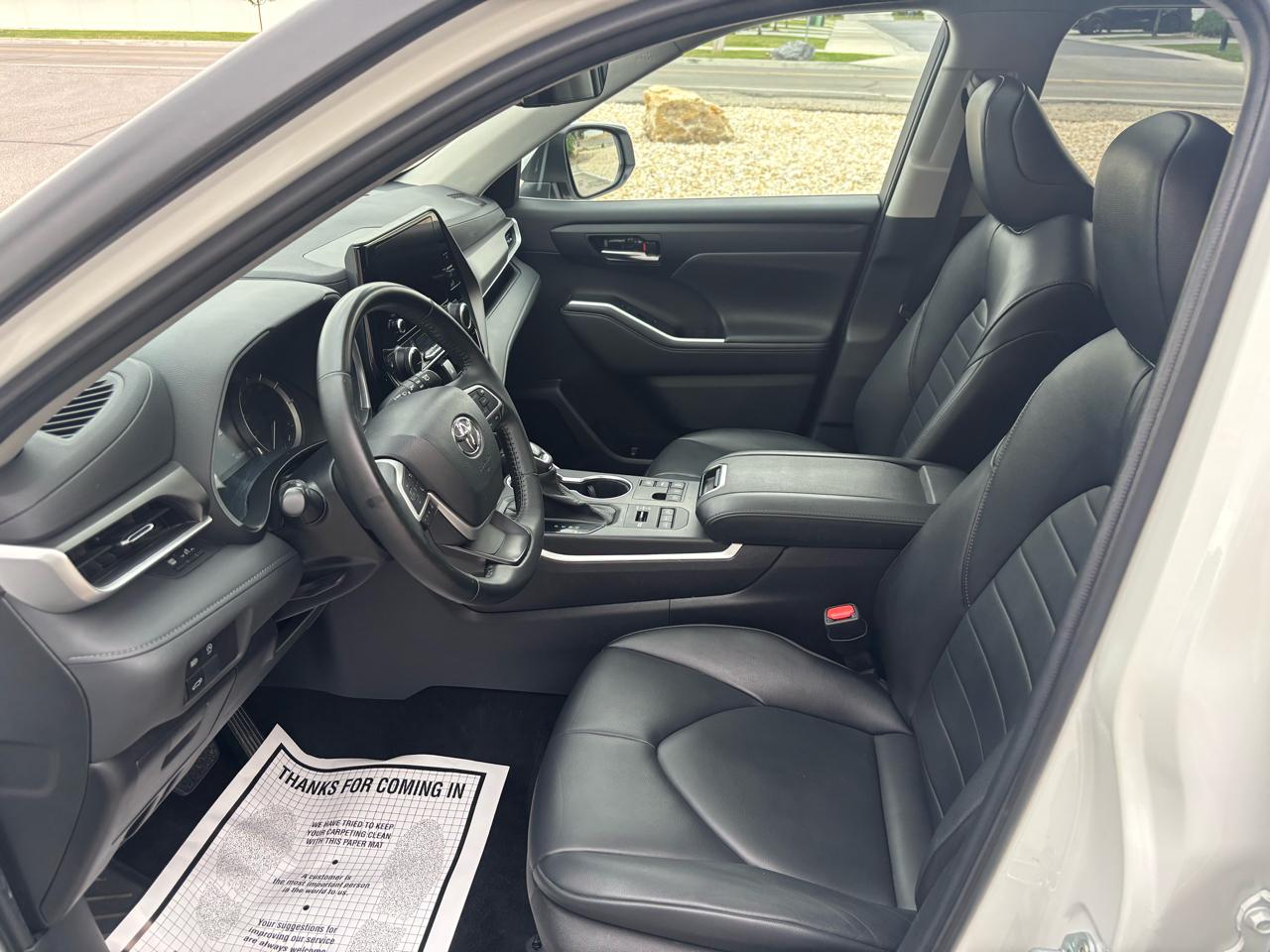 Toyota Highlander XLE AWD (Natl) 2023