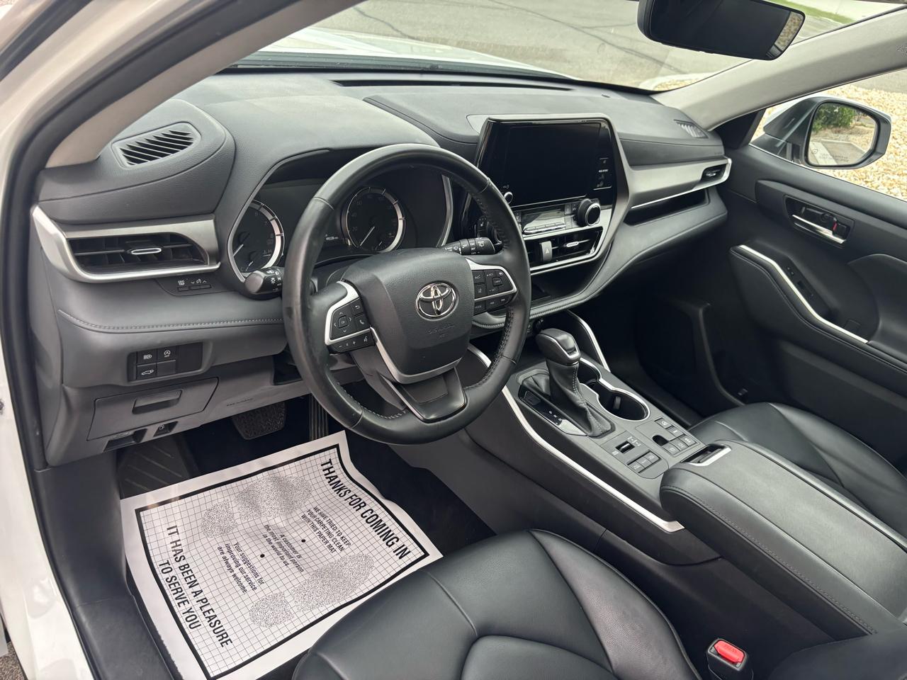 Toyota Highlander XLE AWD (Natl) 2023