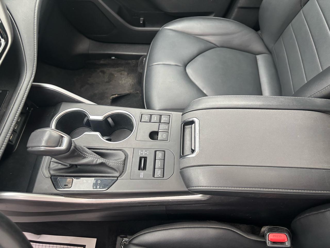 Toyota Highlander XLE AWD (Natl) 2023