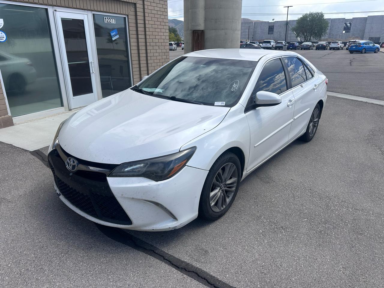 Toyota Camry 4dr Sdn I4 Auto SE (Natl) 2015