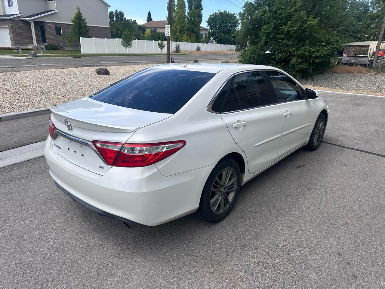 Toyota Camry 4dr Sdn I4 Auto SE (Natl) 2015