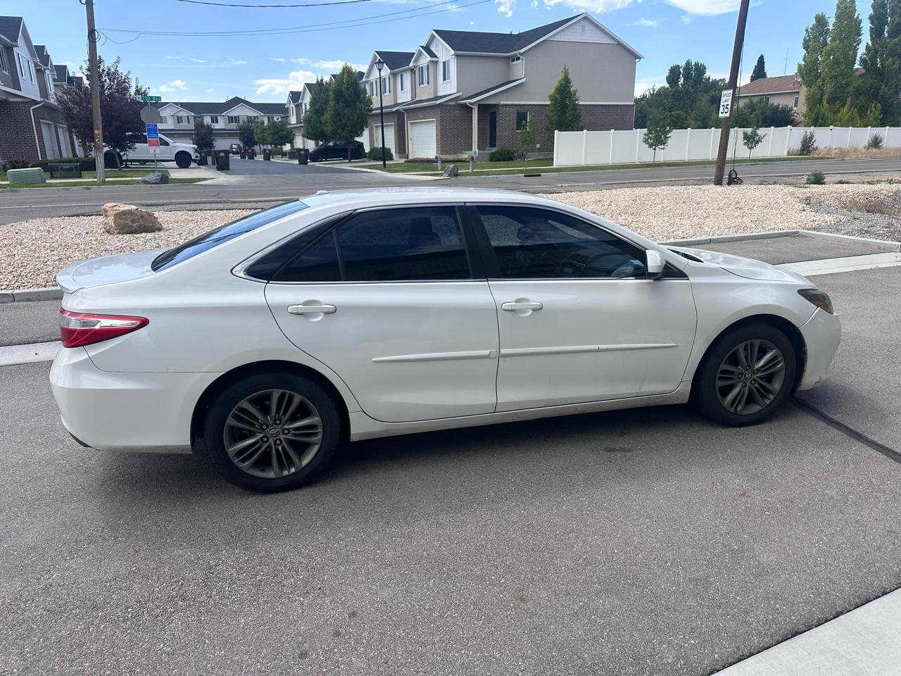 Toyota Camry 4dr Sdn I4 Auto SE (Natl) 2015