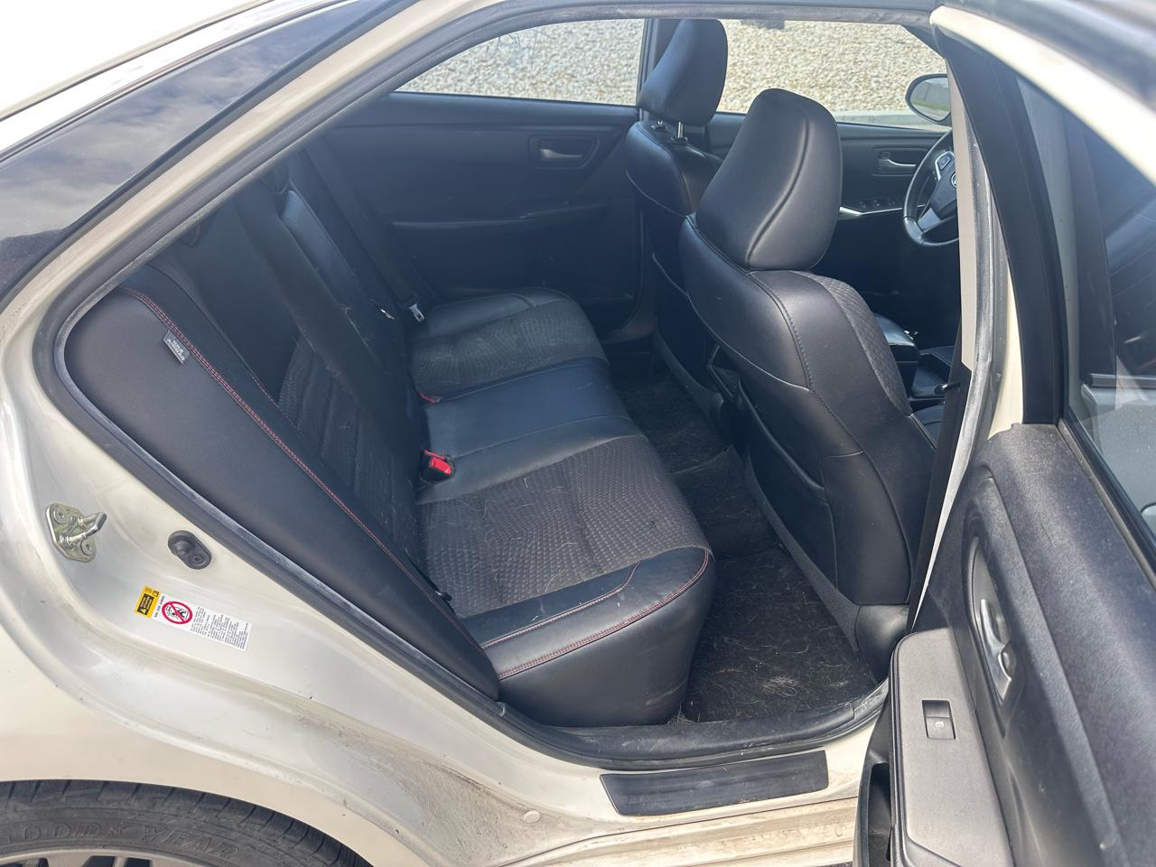 Toyota Camry 4dr Sdn I4 Auto SE (Natl) 2015