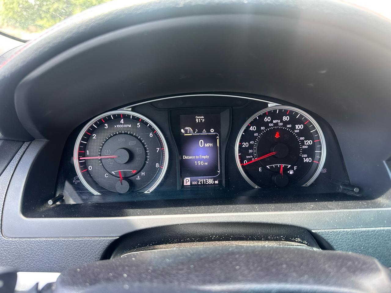 Toyota Camry 4dr Sdn I4 Auto SE (Natl) 2015