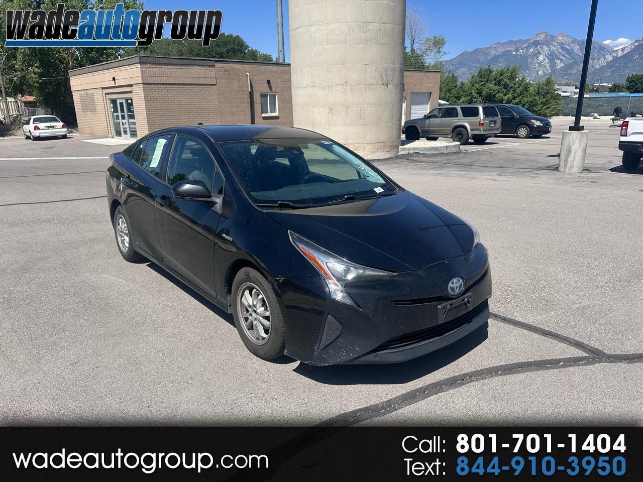 Toyota Prius Two (Natl) 2017
