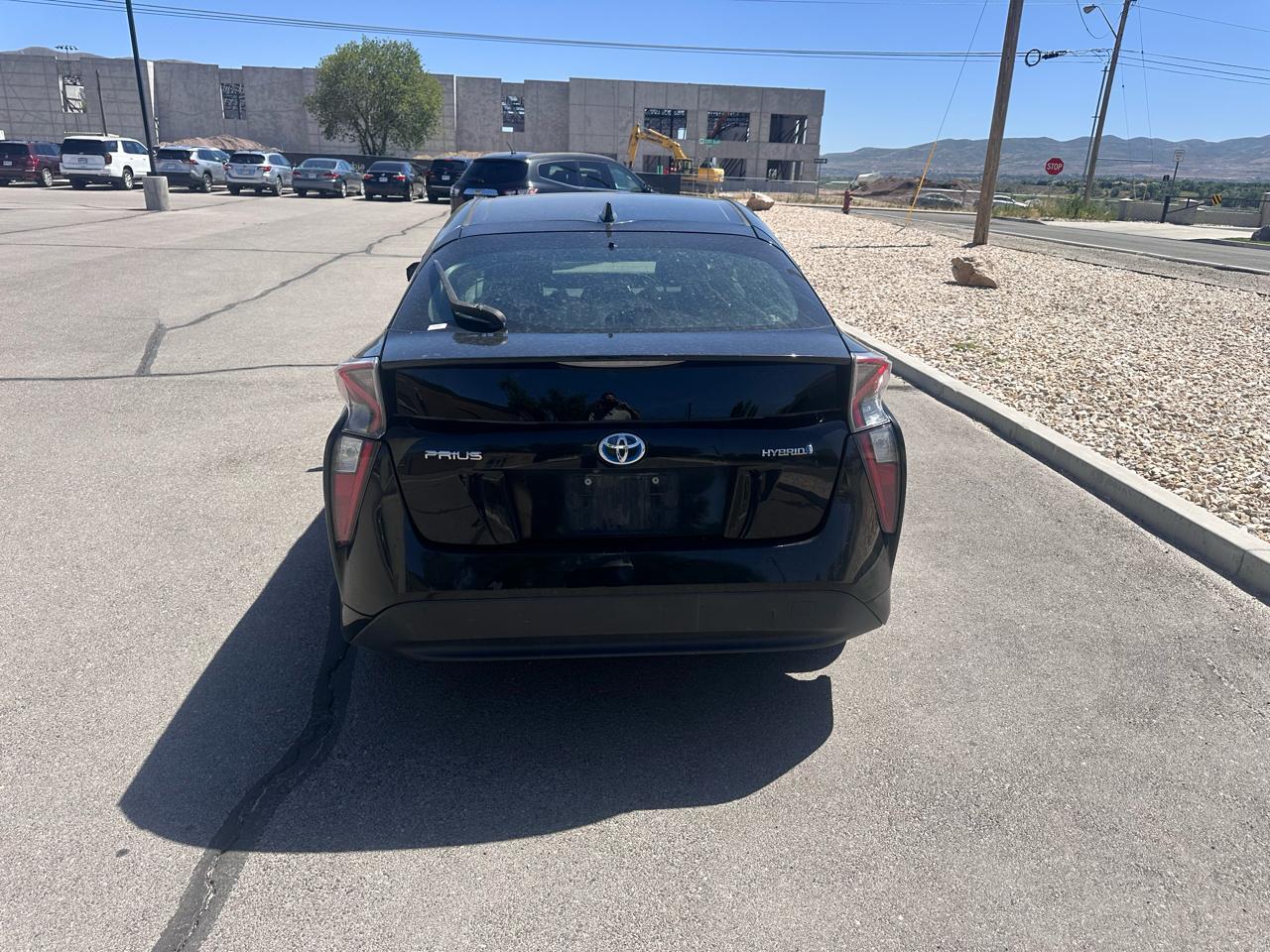 Toyota Prius Two (Natl) 2017