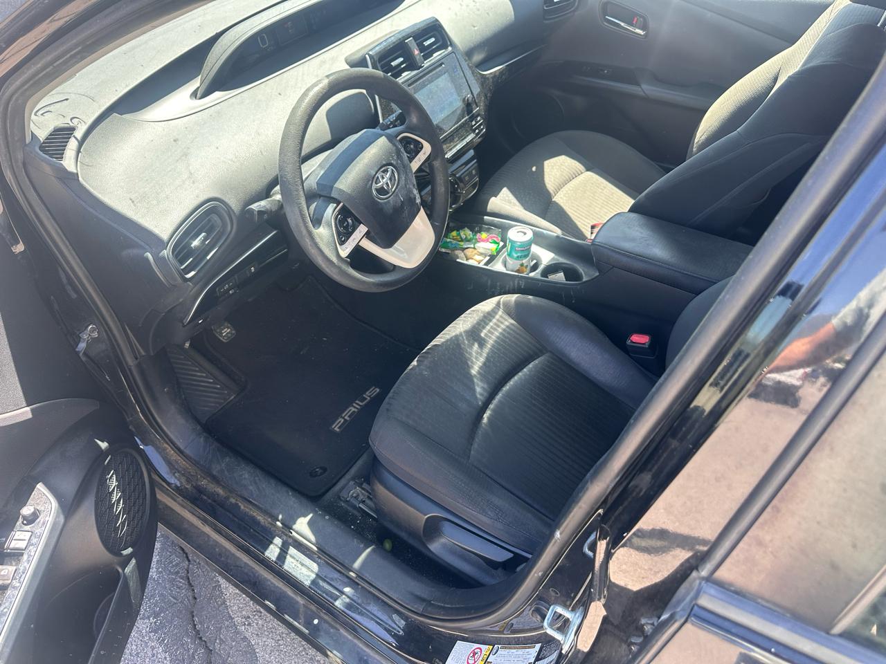 Toyota Prius Two (Natl) 2017