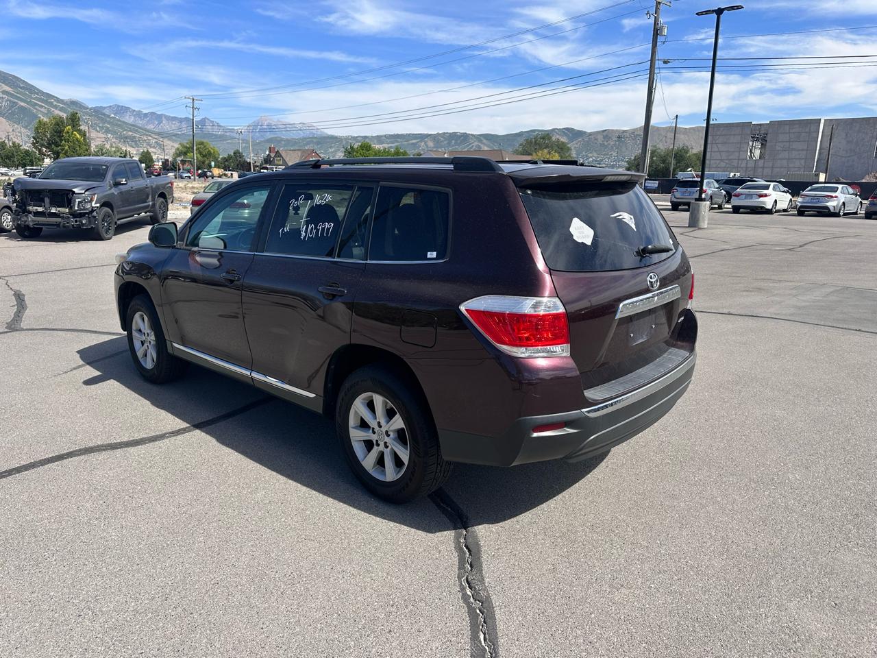 Toyota Highlander 4WD 4dr V6 (Natl) 2012