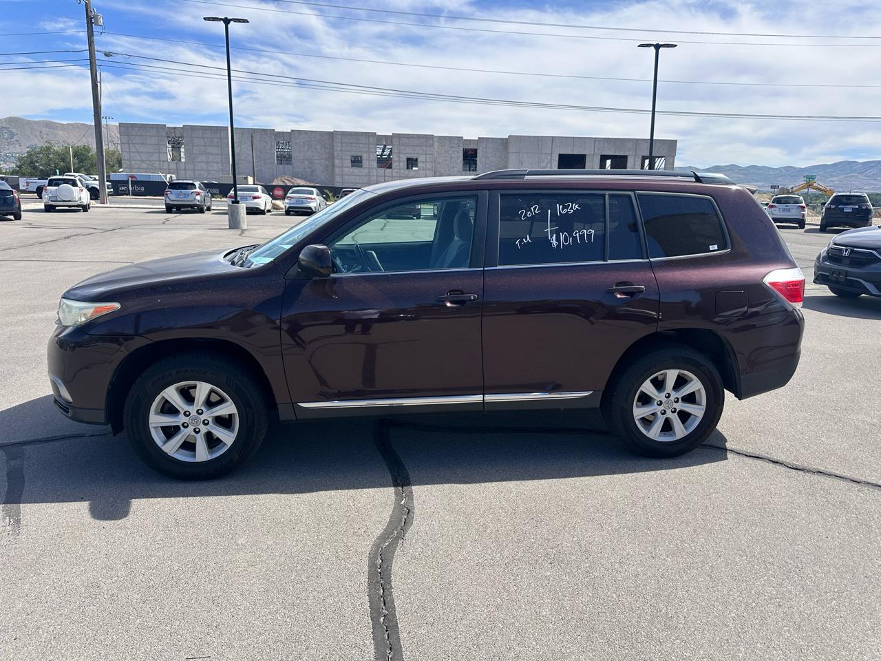 Toyota Highlander 4WD 4dr V6 (Natl) 2012