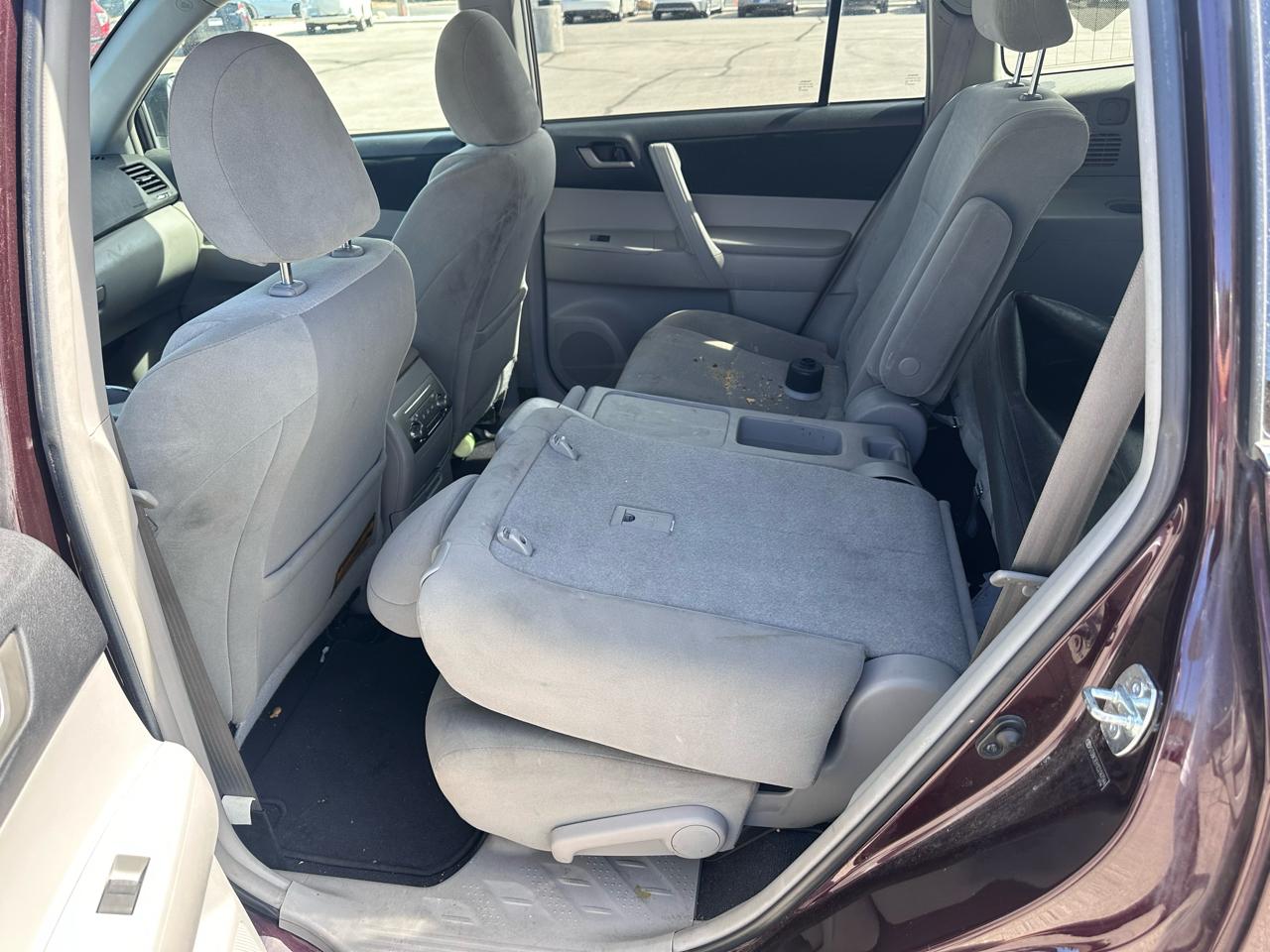 Toyota Highlander 4WD 4dr V6 (Natl) 2012