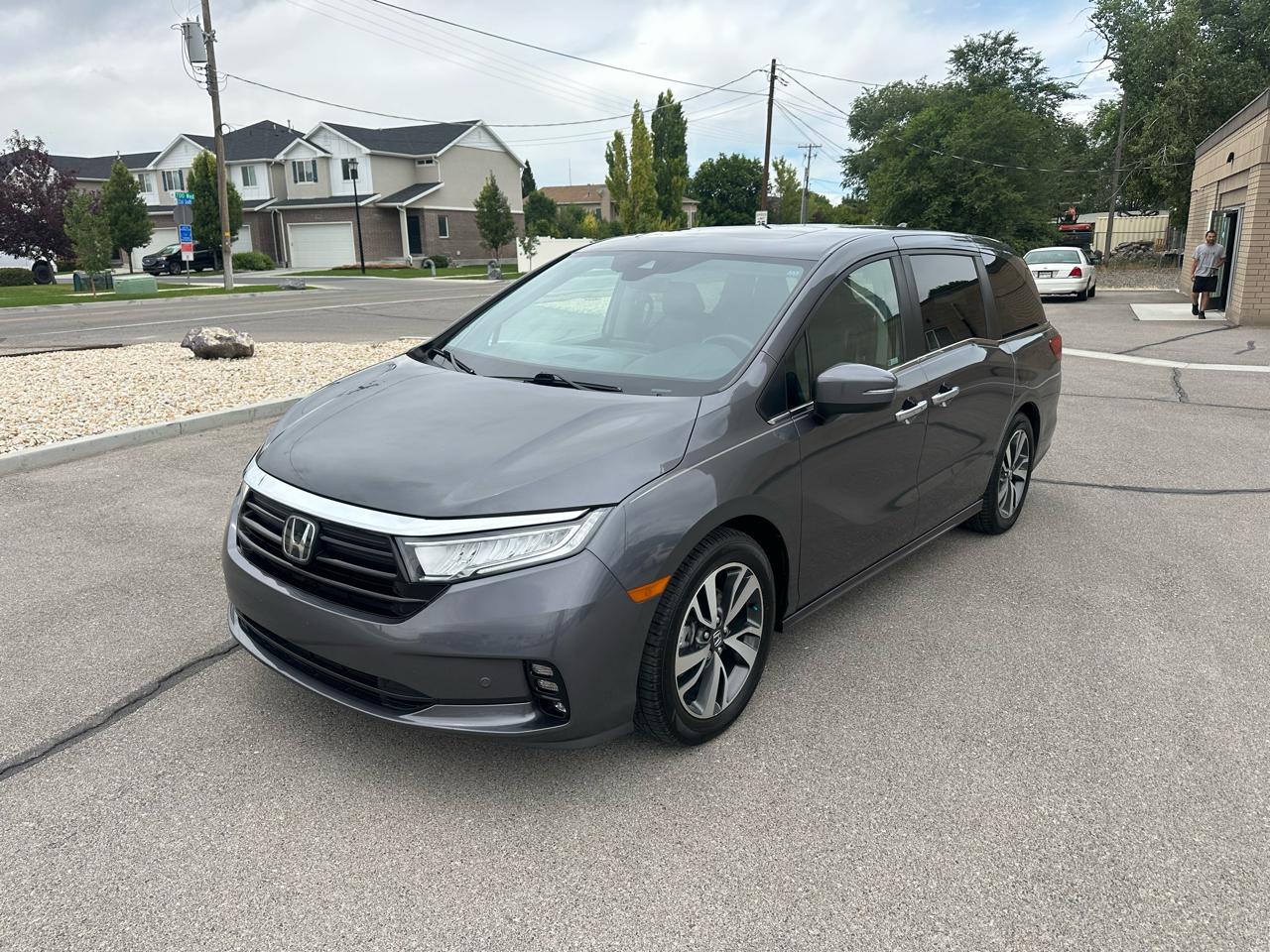 Honda Odyssey Touring Auto 2023