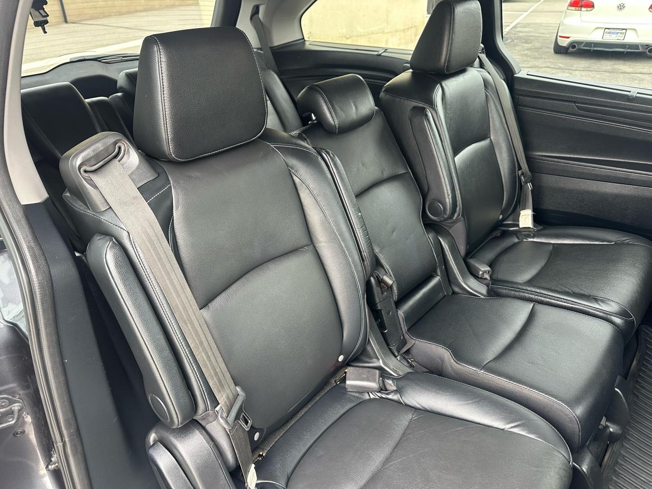 Honda Odyssey Touring Auto 2023
