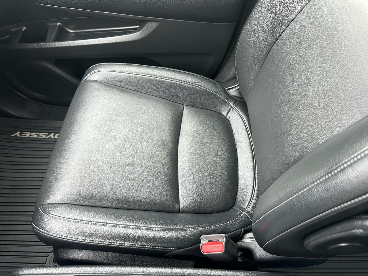 Honda Odyssey Touring Auto 2023