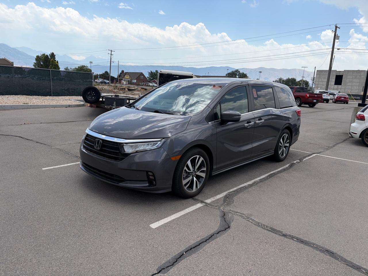 Honda Odyssey Touring Auto 2023