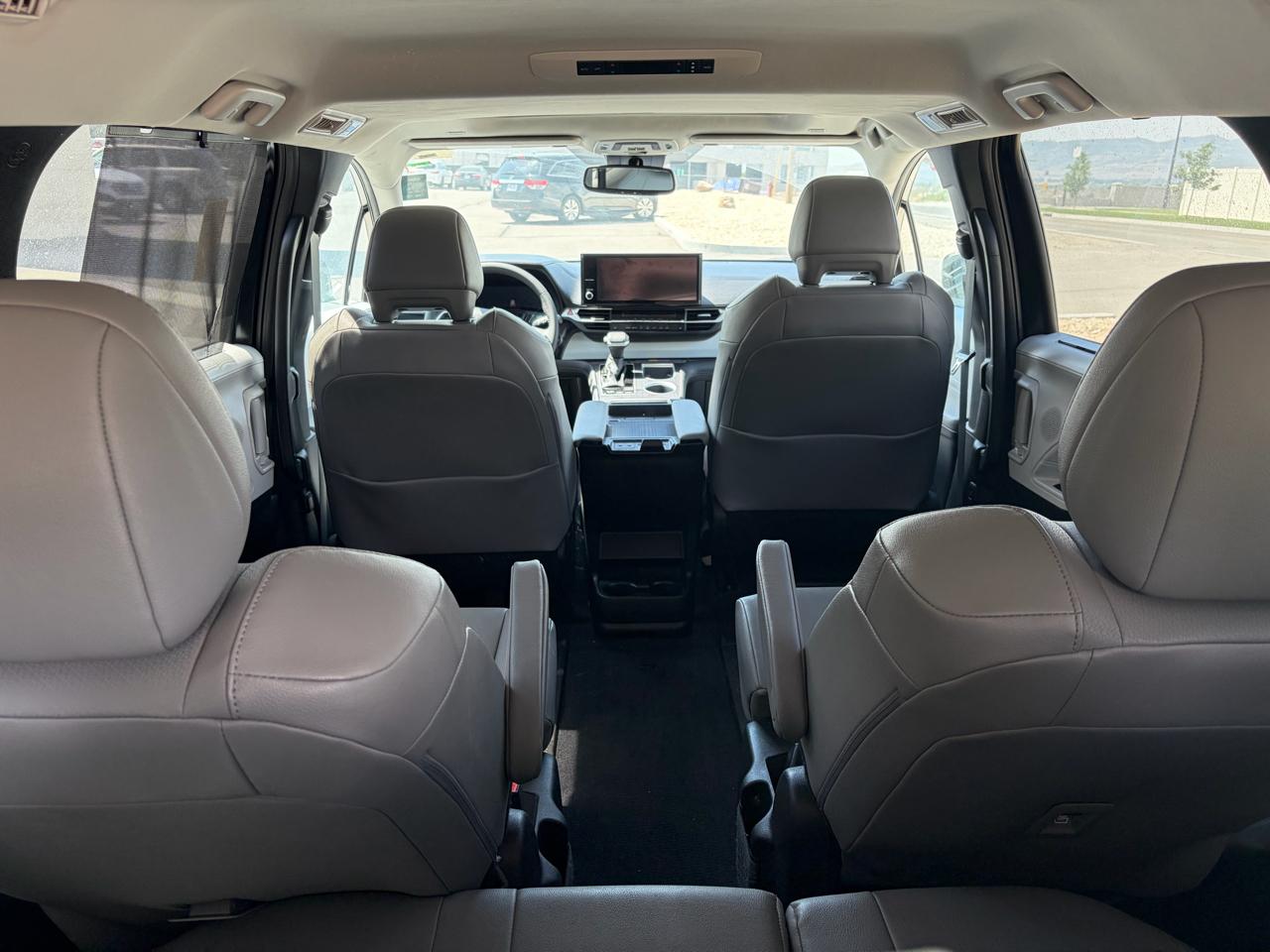 Toyota Sienna XLE AWD 7-Passenger (Natl) 2025
