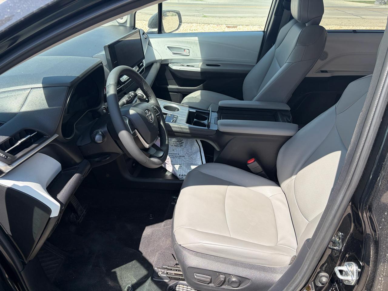 Toyota Sienna XLE AWD 7-Passenger (Natl) 2025