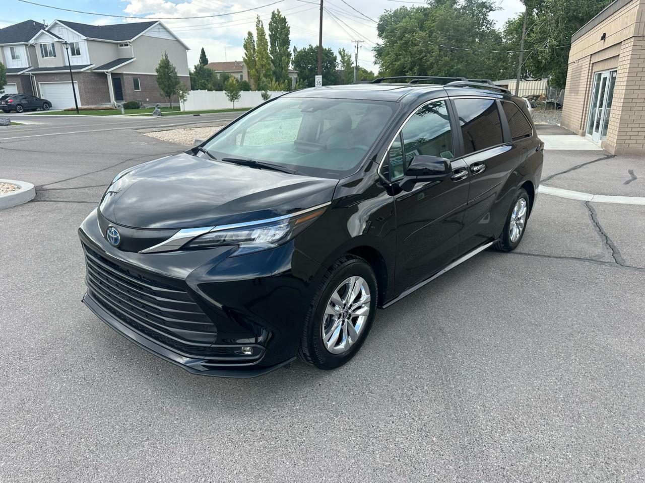 Toyota Sienna XLE AWD 7-Passenger (Natl) 2025
