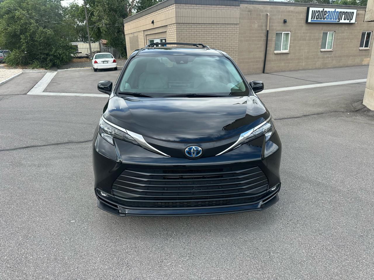 Toyota Sienna XLE AWD 7-Passenger (Natl) 2025