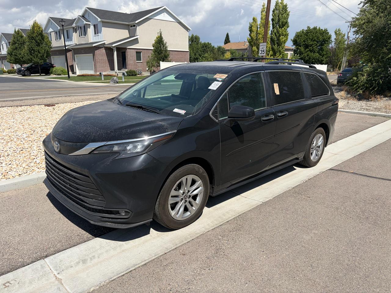 Toyota Sienna XLE AWD 7-Passenger (Natl) 2025