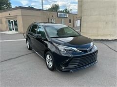 2025 Toyota Sienna 