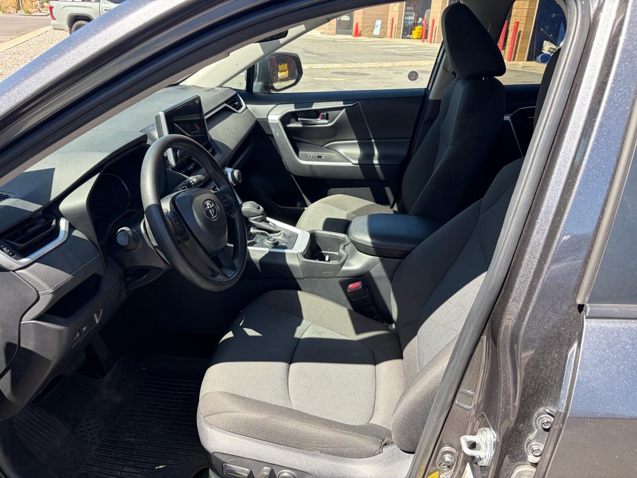 Toyota RAV4 Hybrid XLE AWD (Natl) 2025