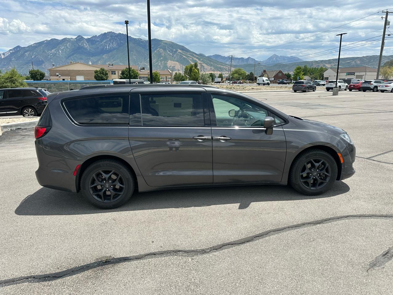 Chrysler Pacifica Touring L Plus FWD 2019