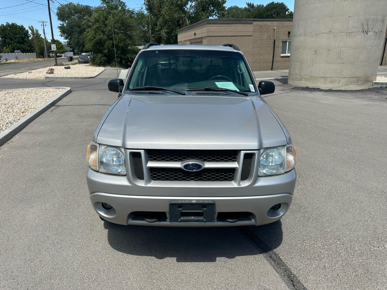Ford Explorer Sport Trac 4dr 126" WB 4WD XLT Premium 2004