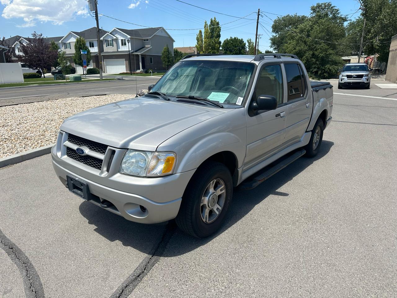 Ford Explorer Sport Trac 4dr 126" WB 4WD XLT Premium 2004