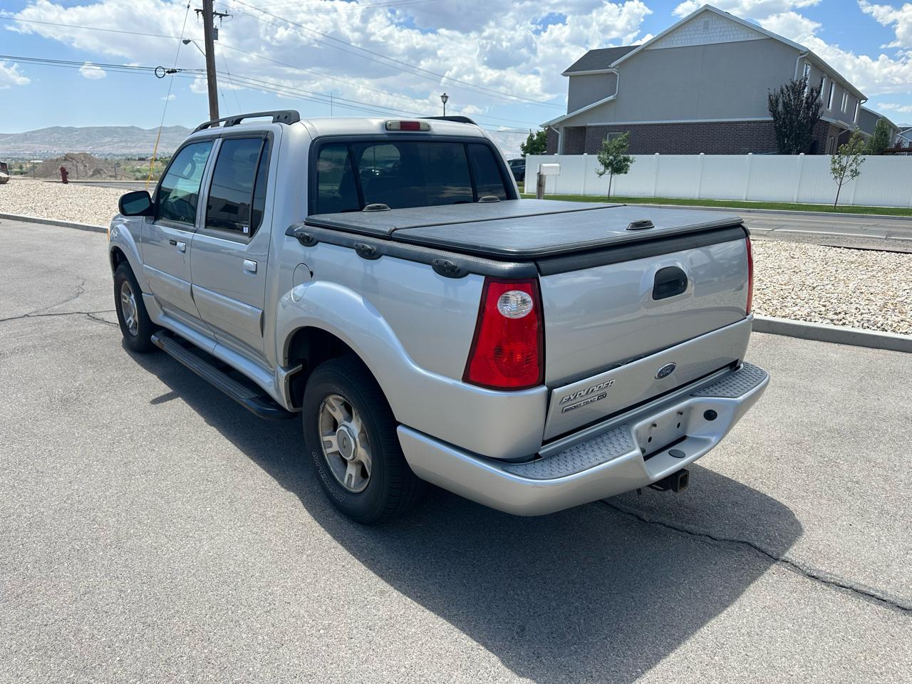 Ford Explorer Sport Trac 4dr 126" WB 4WD XLT Premium 2004