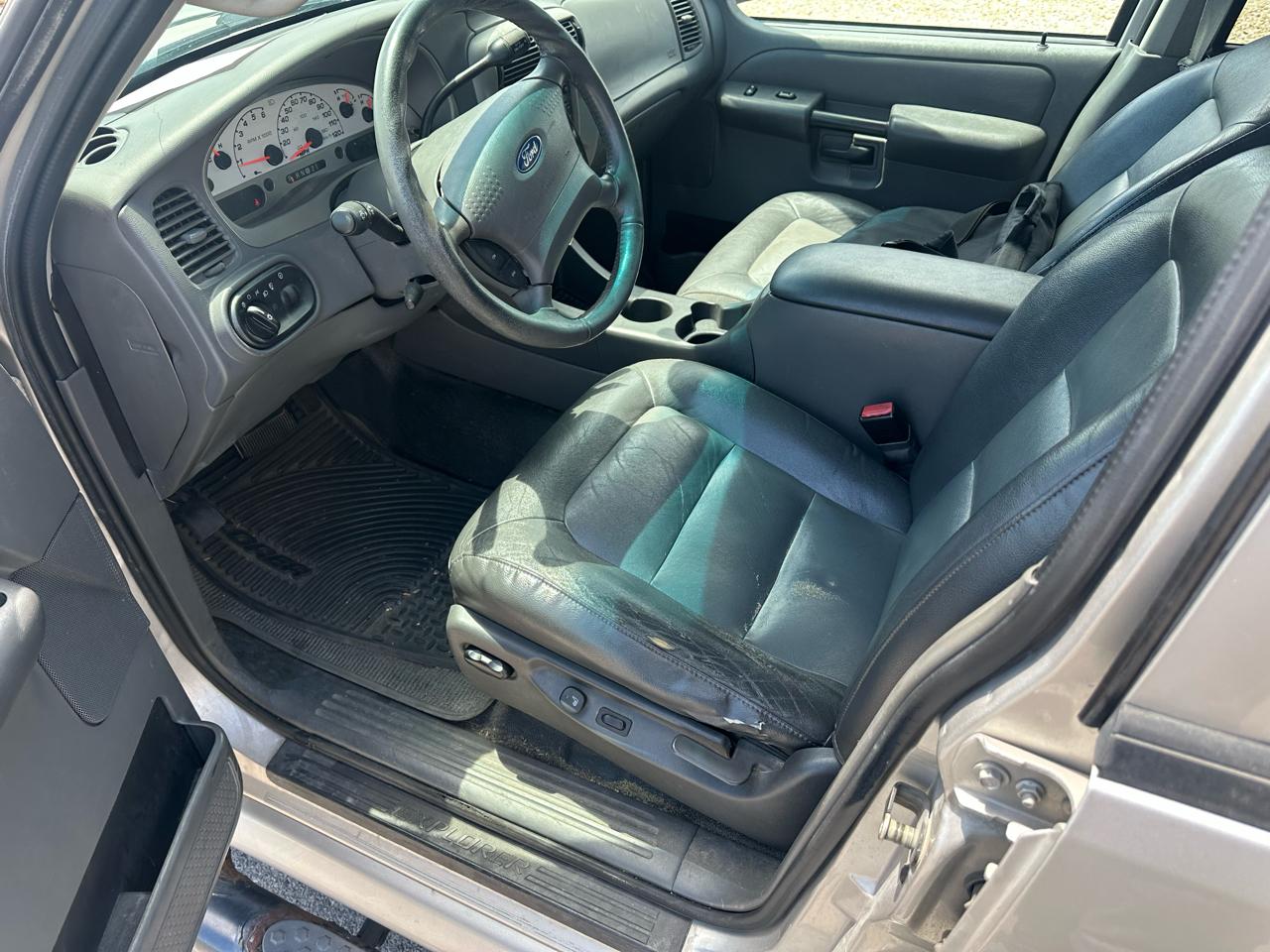 Ford Explorer Sport Trac 4dr 126" WB 4WD XLT Premium 2004