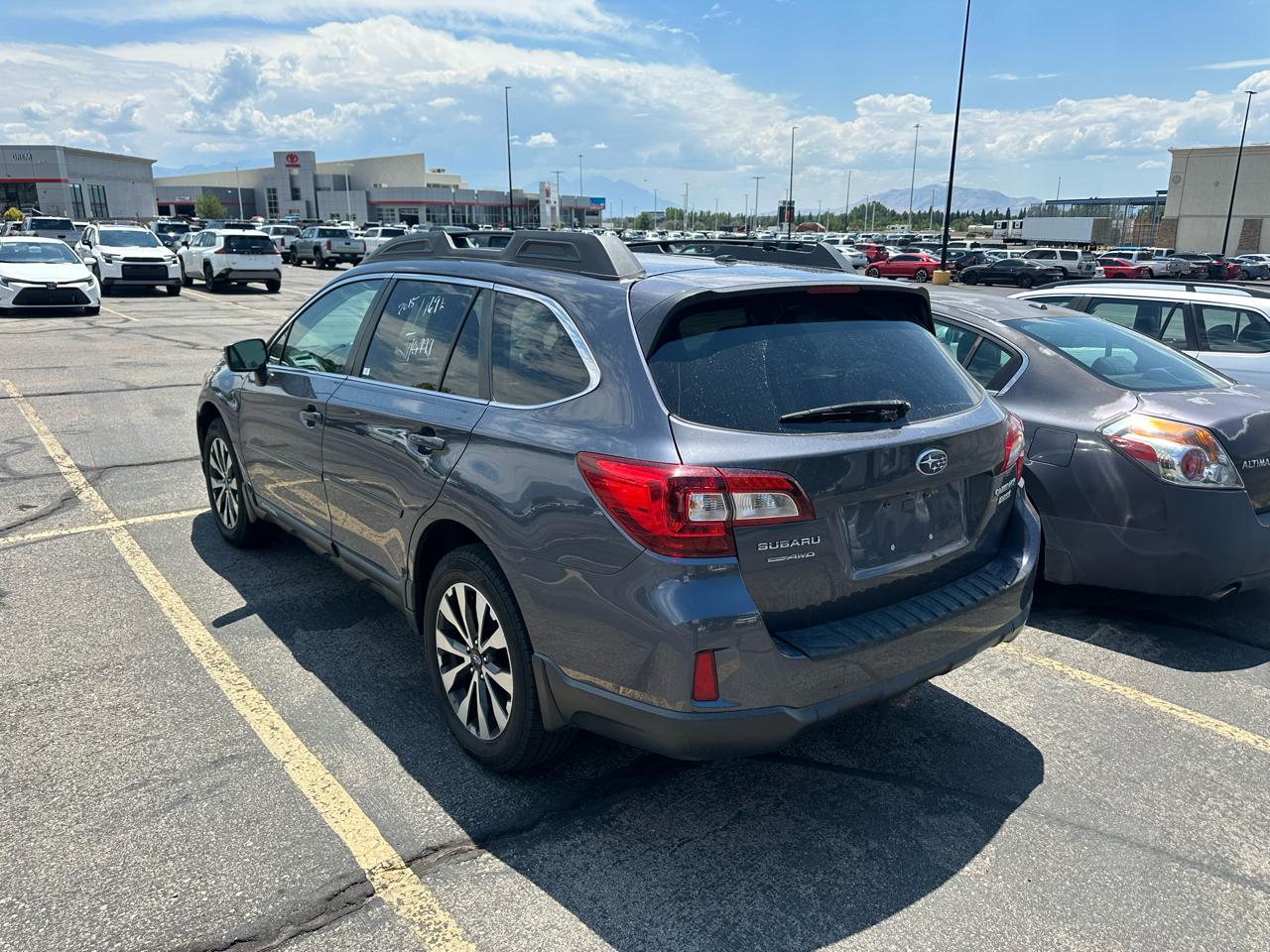 Subaru Outback 4dr Wgn 2.5i Limited PZEV 2015