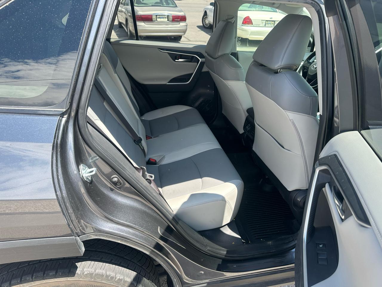 Toyota RAV4 Limited AWD (Natl) 2019